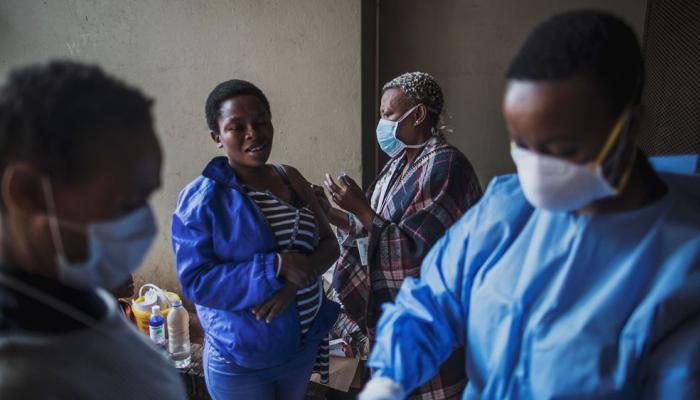صورة أزمة نقص الأكسجين تضرب مستشفيات جنوب أفريقيا
