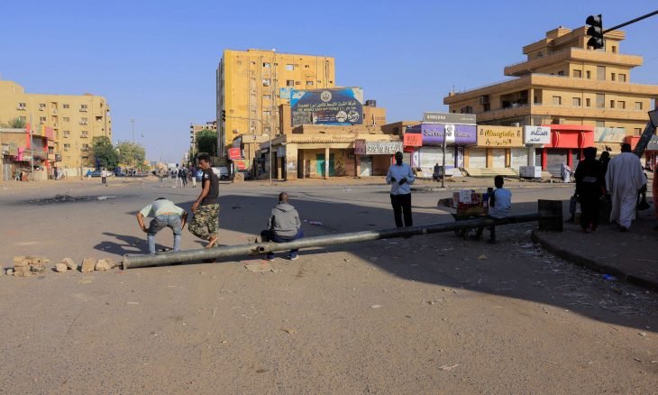 صورة السودان: إزالة المتاريس .. الثورة تأكل بنيها