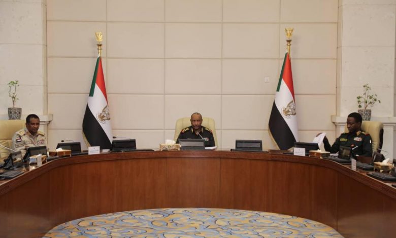 صورة إجتماع لمجلس السيادة وتصريحات للناطق الرسمي